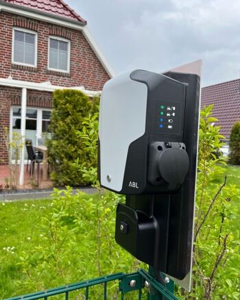 Wallbox -Bei uns laden Sie ihr Auto am Haus auf