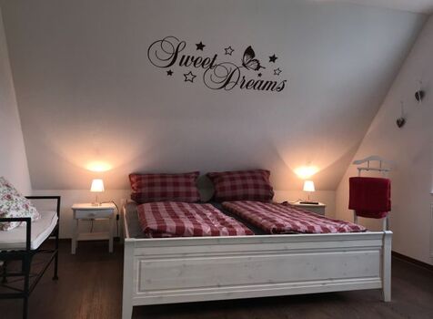 Schlafzimmer OG mit TV