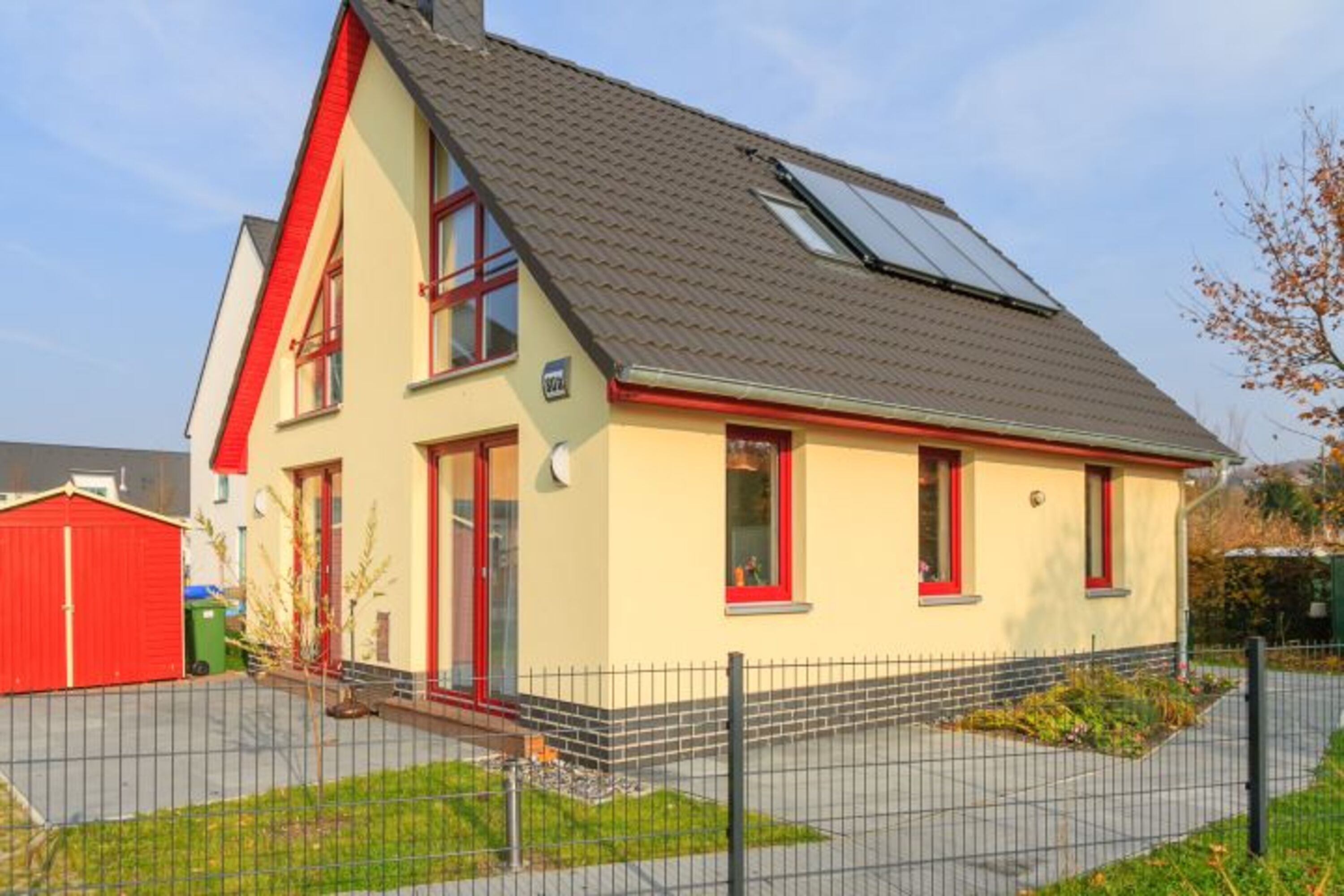 eingezäuntes Grundstück