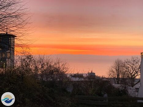 Blick vom Balkon auf den Sonnenaufgang.