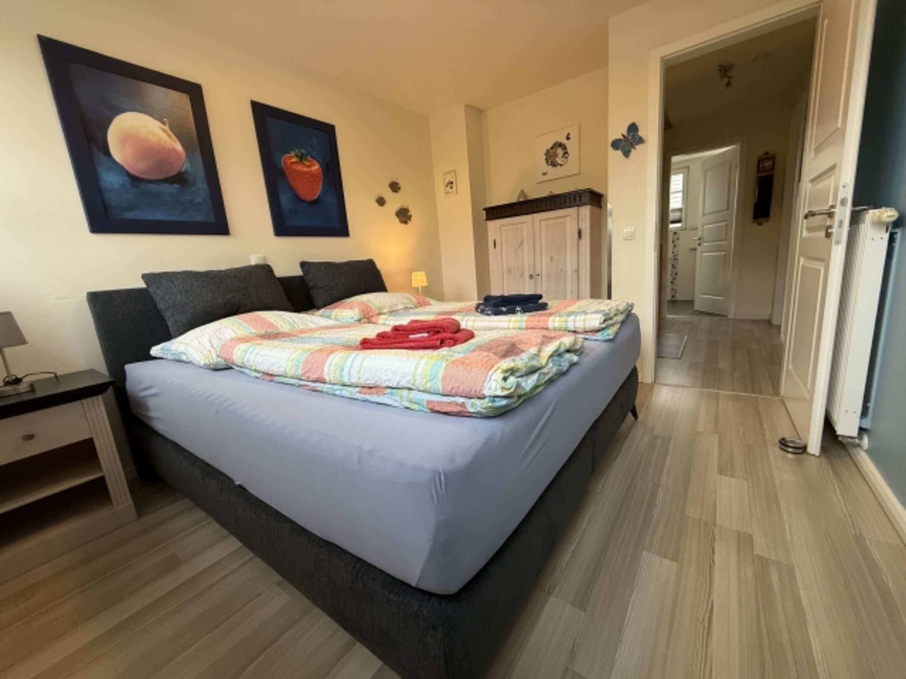 1.OG: SZ mit Boxsprinbett 180x200