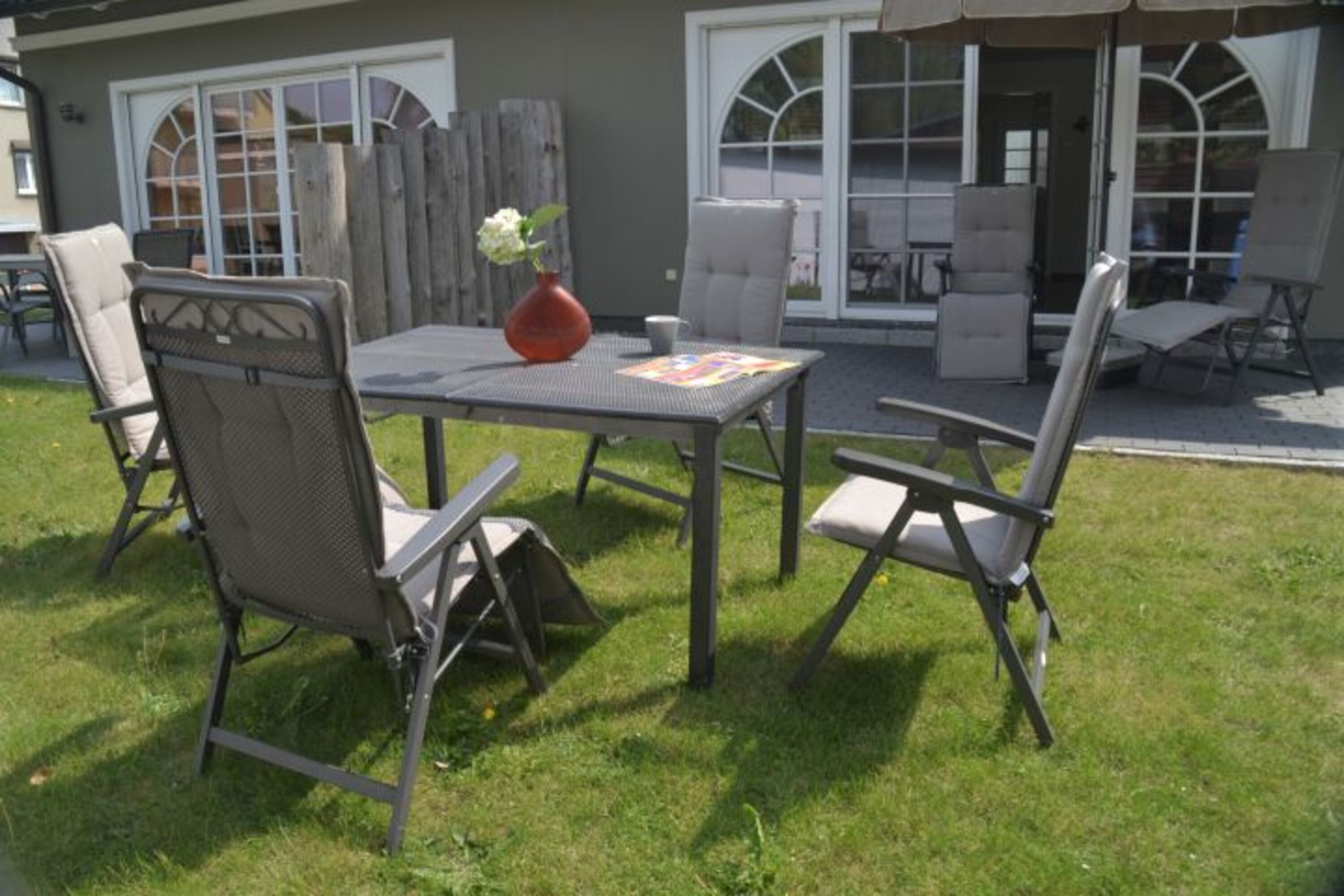 Terrasse mit Wiese