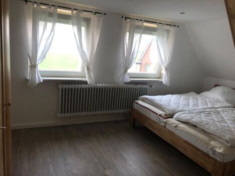 Schlafzimmer 1.Stock links