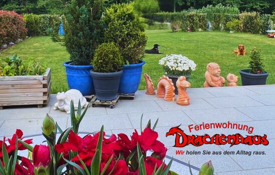 Terrasse mit Garten