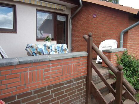 Geschützte Terrasse, von Küche und Wintergarten begehbar