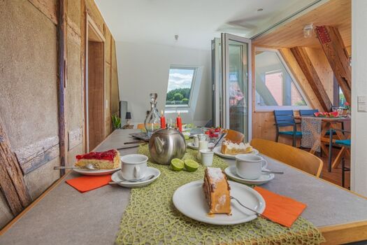 Apartment im Ferienhaus zum historischen Spital Esstisch