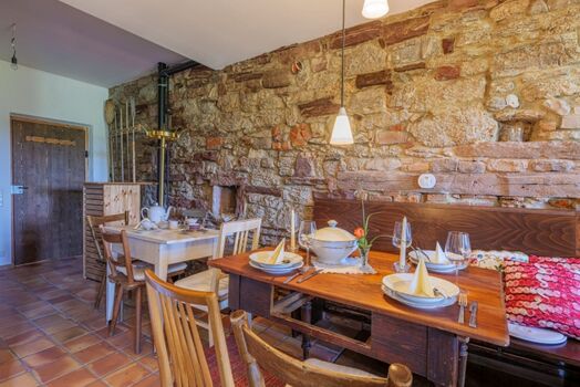 Historisches Spital Eingangsbereich  Backstube mit Küche, Backofen und Jukebox für gemütliche Stunden