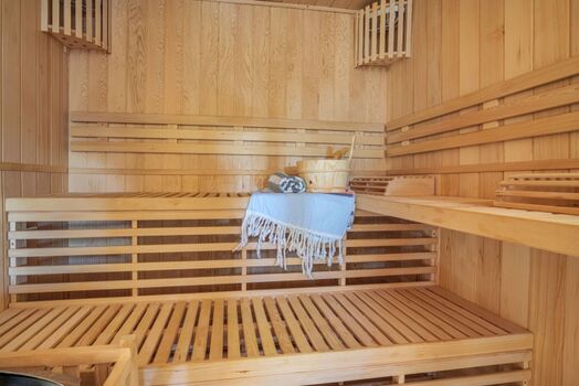 Sauna im Wellnessbereich historisches Spital