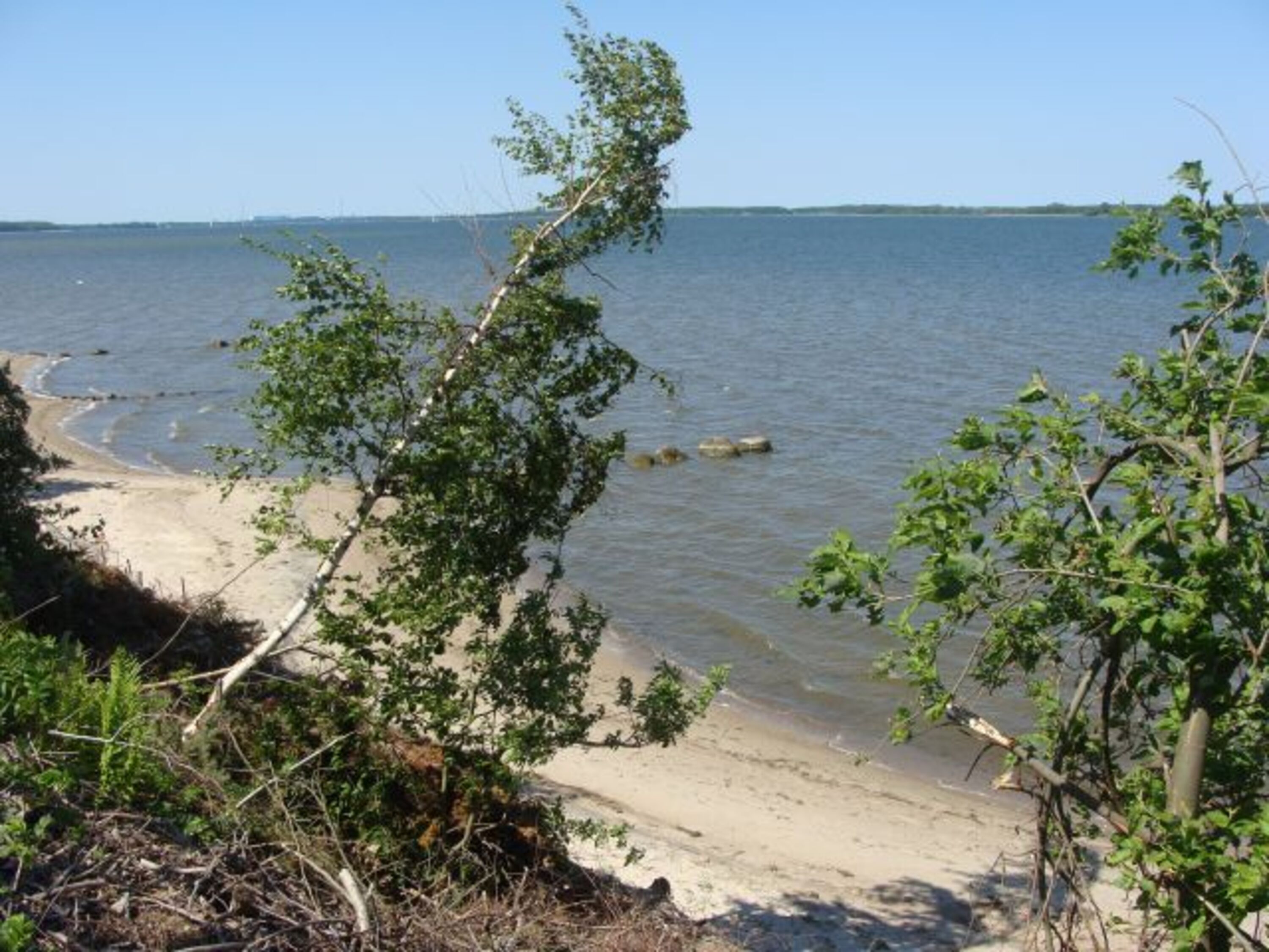 Naturstrand ca. 100m vom Ferienhaus entfernt