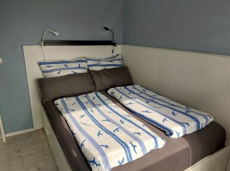 Schlafzimmer mit Doppelbett 1,40x2,00m