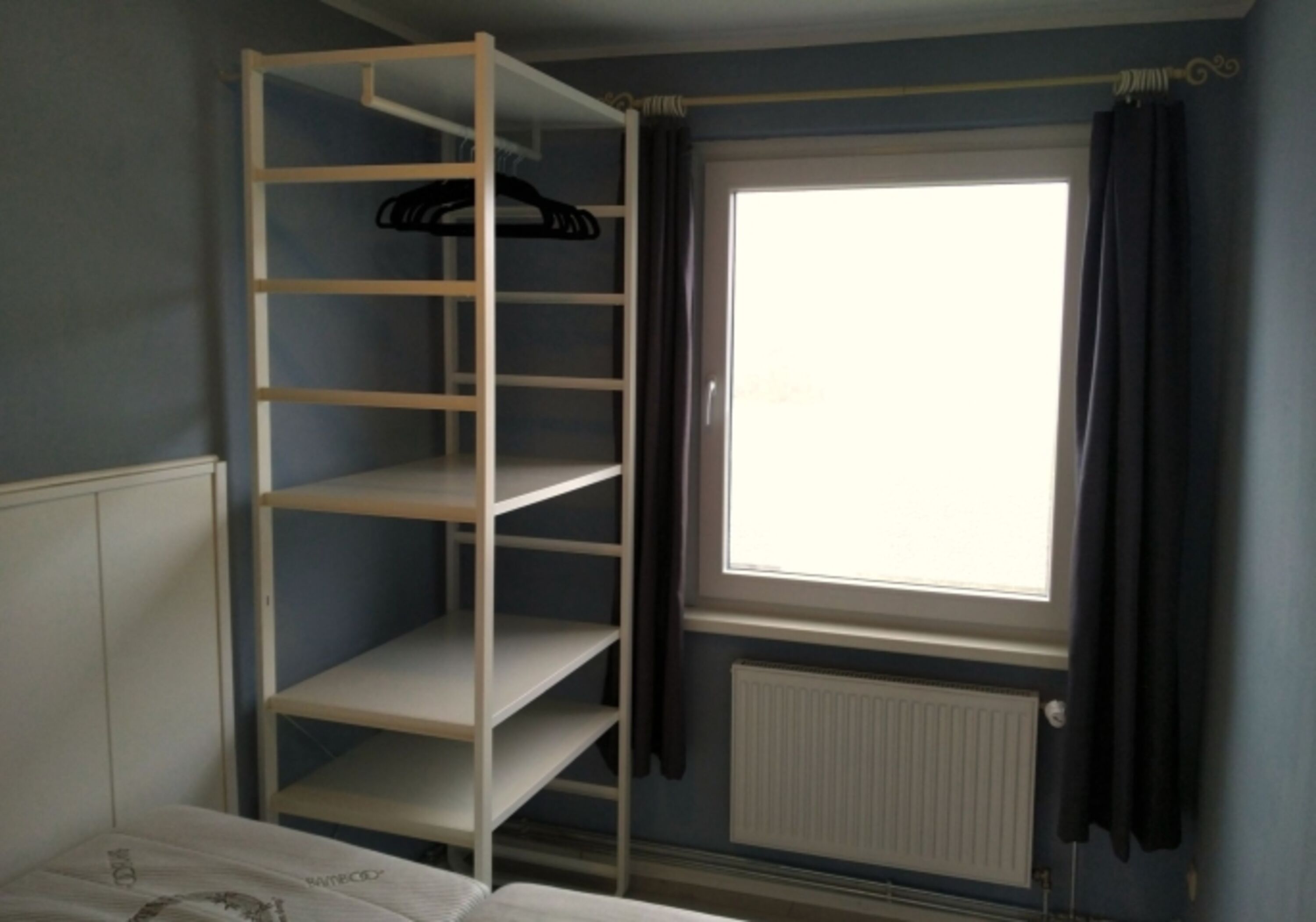 Schlafzimmer mit Doppelbett 1,40x2,00m