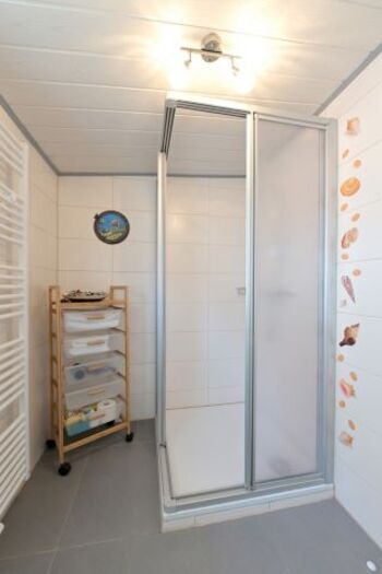 Tageslicht - Duschbad mit Handtuchheizkörper