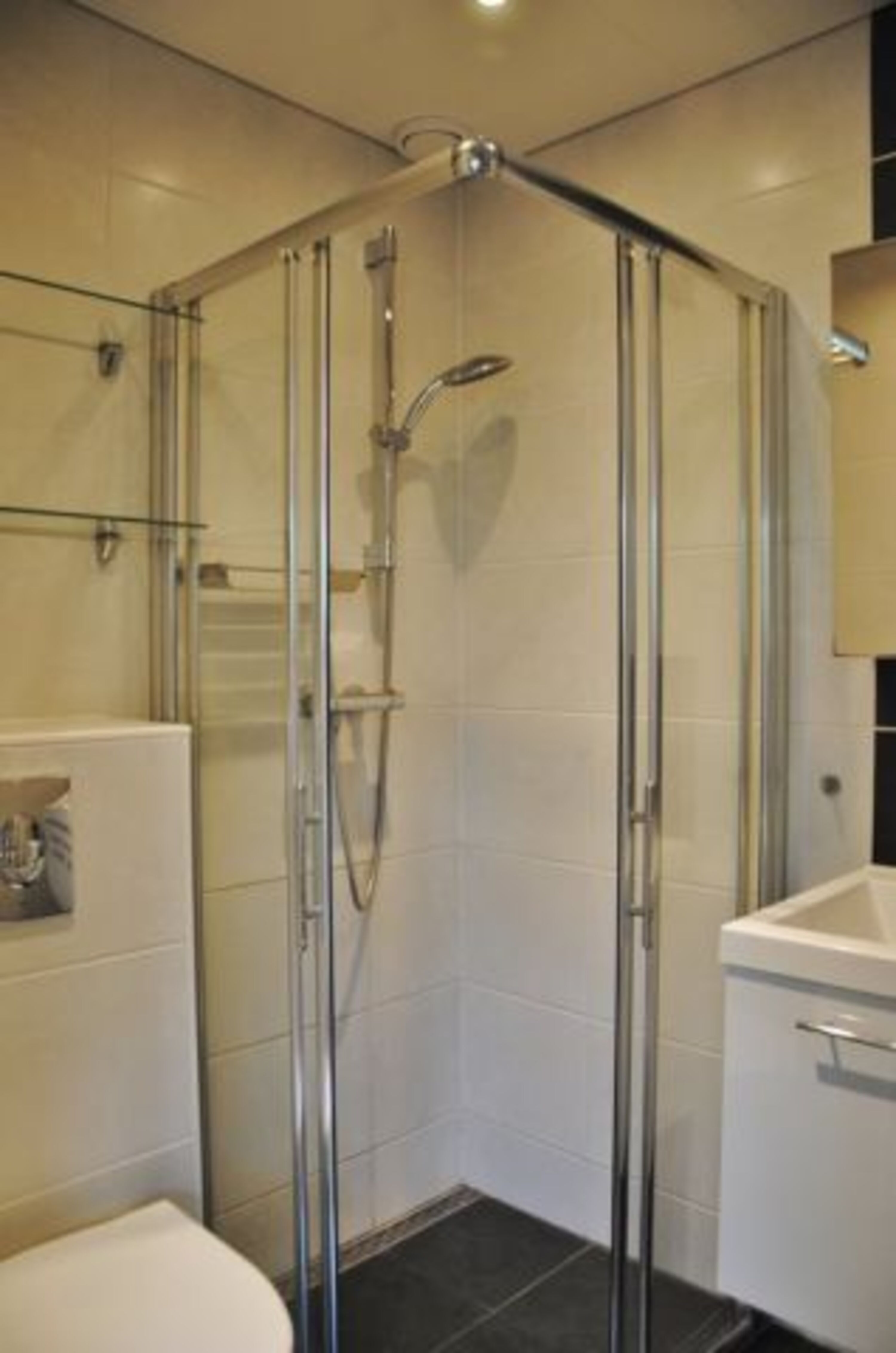 Bad mit Dusche 