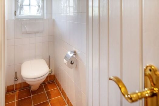 Toilette im Saunabereich