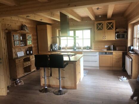 Küche mit Kochinsel