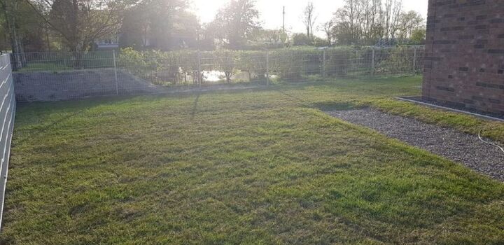 Grundstück ist komplett eingezäunt 