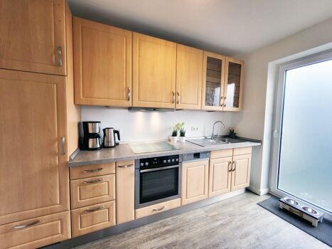 voll ausgestattete Einbauküche