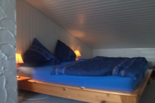 Beide Schlafzimmer mit elektrischen Lattenrosten 