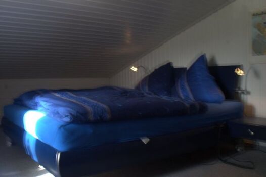 und Fernseher ausgestattet. 