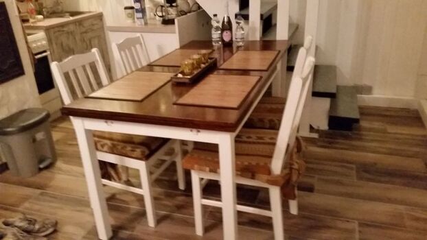 schließt an den Essplatz an. 