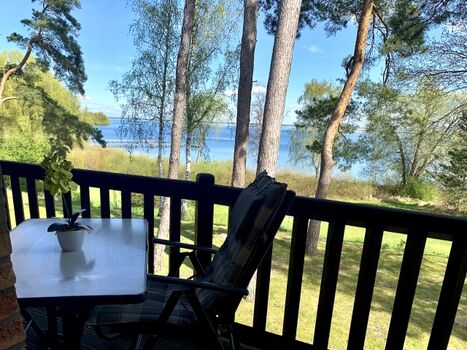 unverbauter Blick vom Balkon auf die Müritz