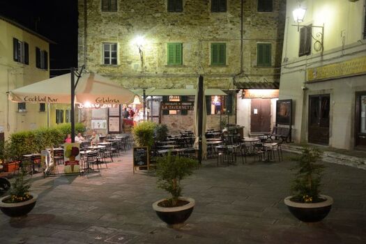 schönes altes Dorf in der Nähe Campiglia Marittima