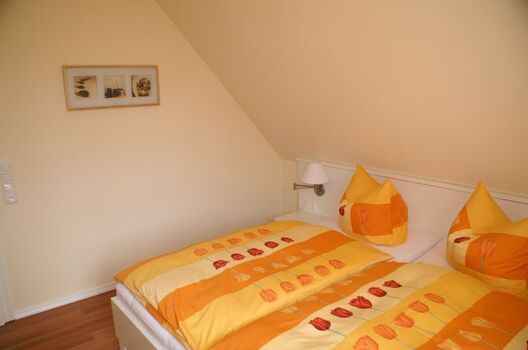 2. Schlafzimmer mit Doppelbett