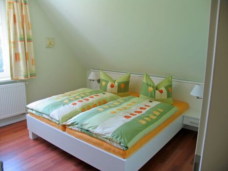 1. Schlafzimmer mit Doppelbett