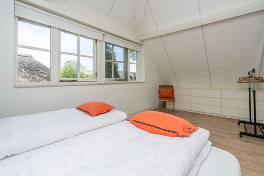 Schlafzimmer 1 mit 2 Einzel Boxspringbetten