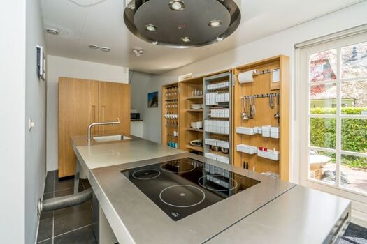 Die moderne Küche mit allem Komfort