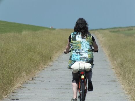 Fahrradfahren (Verleih im Ort, 300 m)