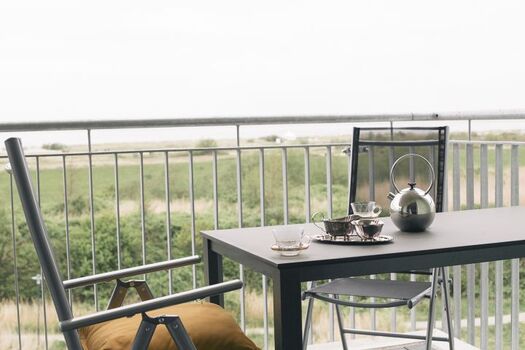 Tee auf dem Balkon