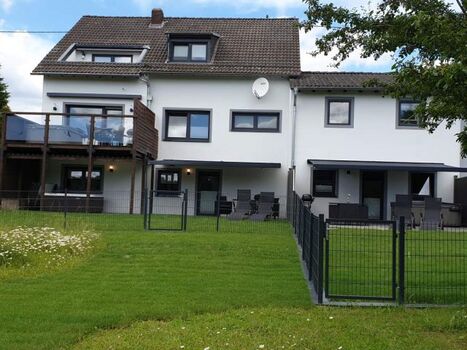 Krausbuche unten links