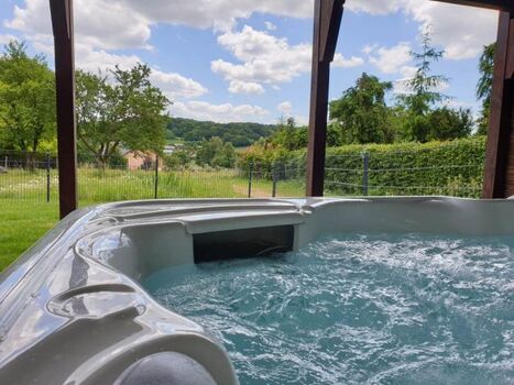 beheizter Außenwhirlpool zur Alleinnutzung