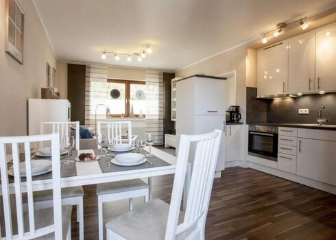 Küche mit Essbereich