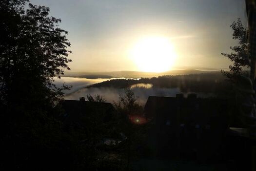 Blick in den Sonnenaufgang vom Esszimmer