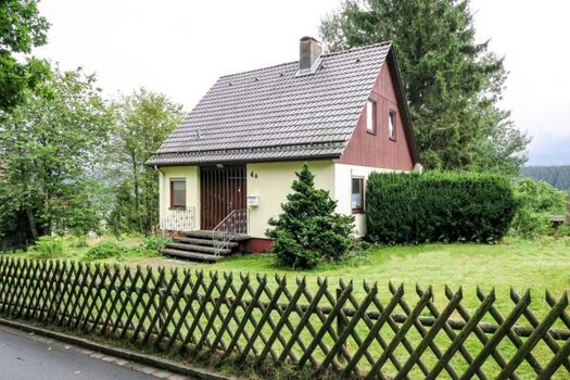 Ferienhaus Straßenseite