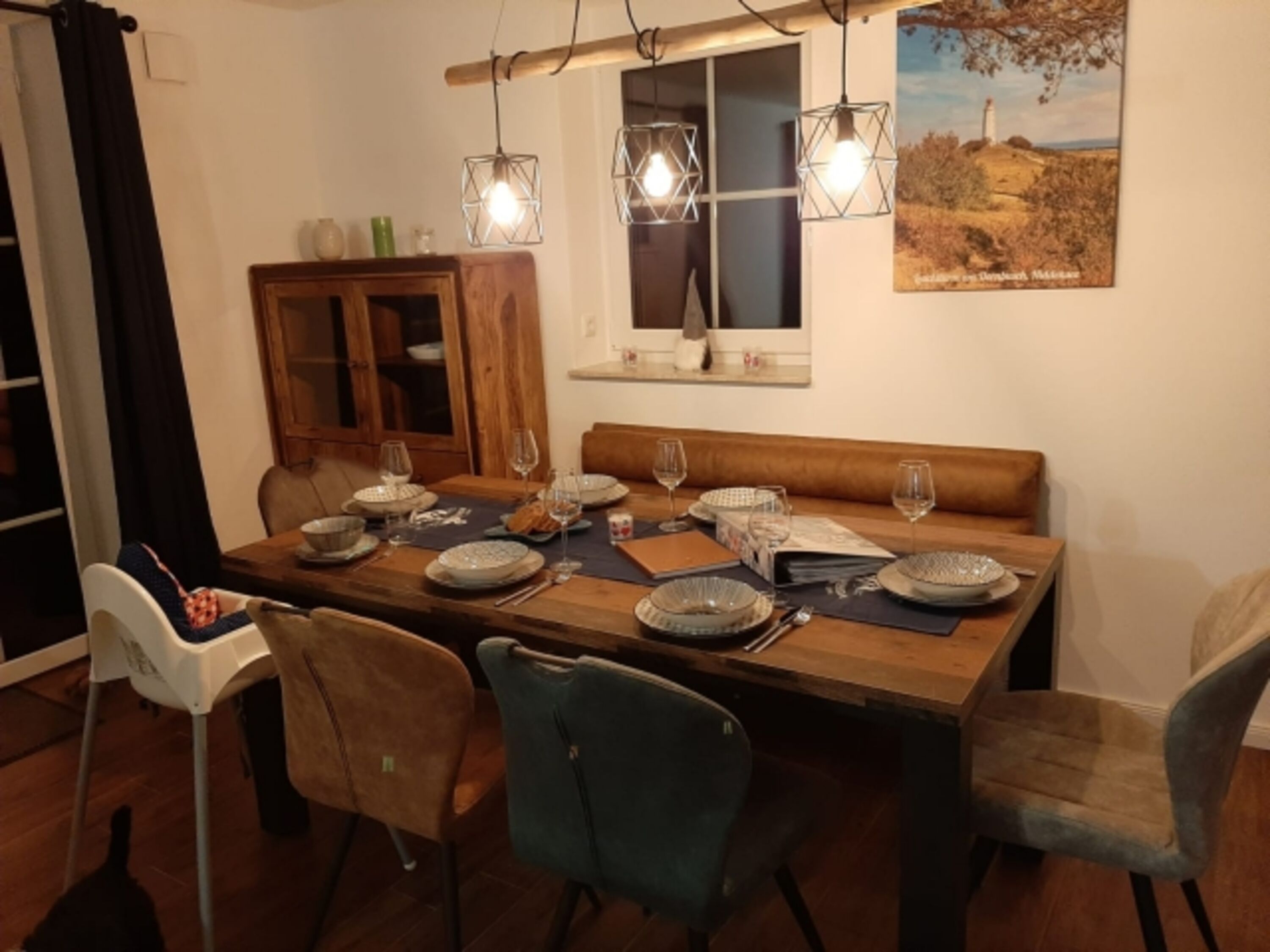 Großzügiges Esszimmer