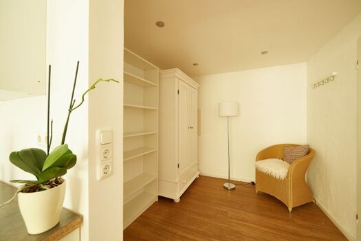 Diele mit Schrank und Stauraum