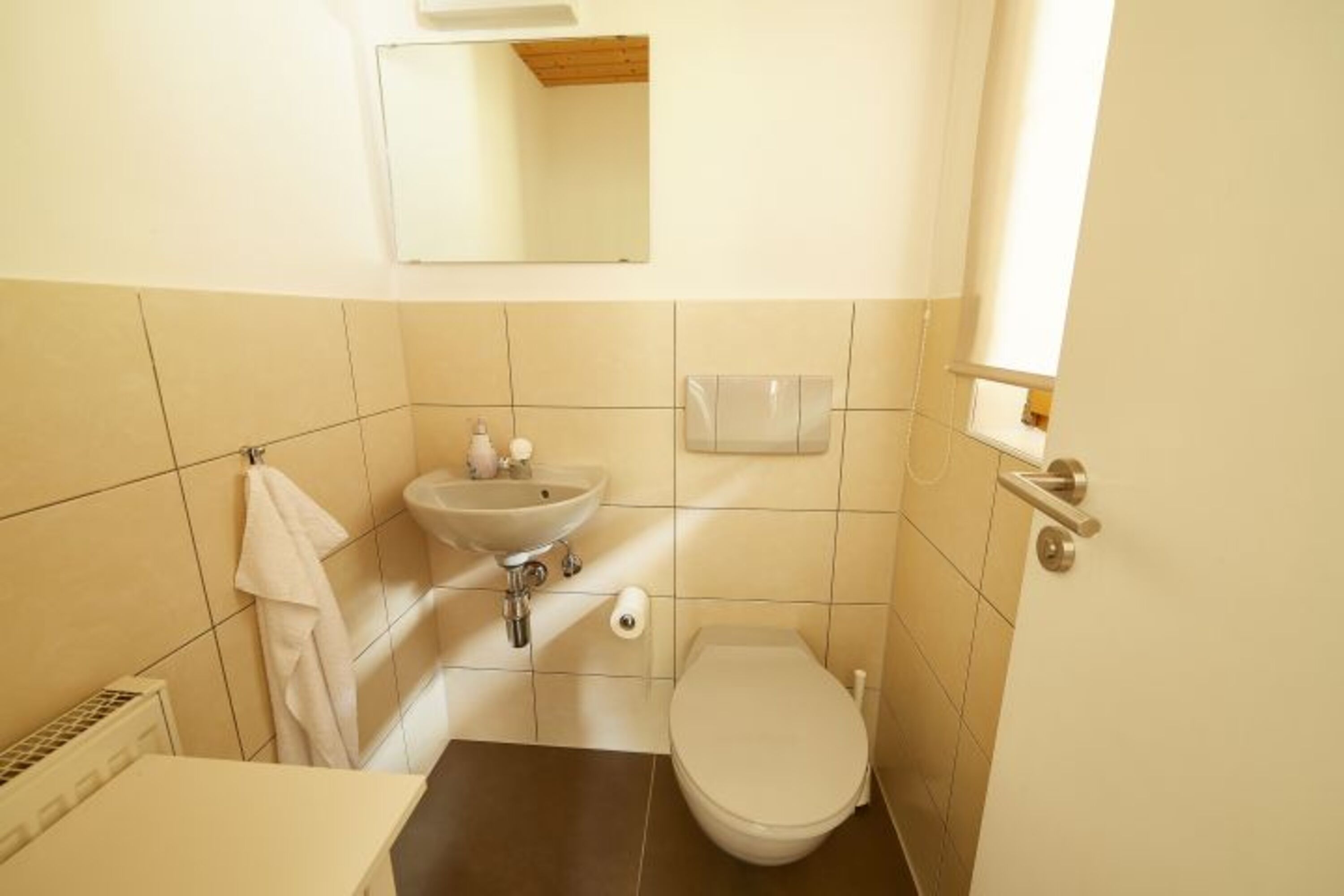 separates WC