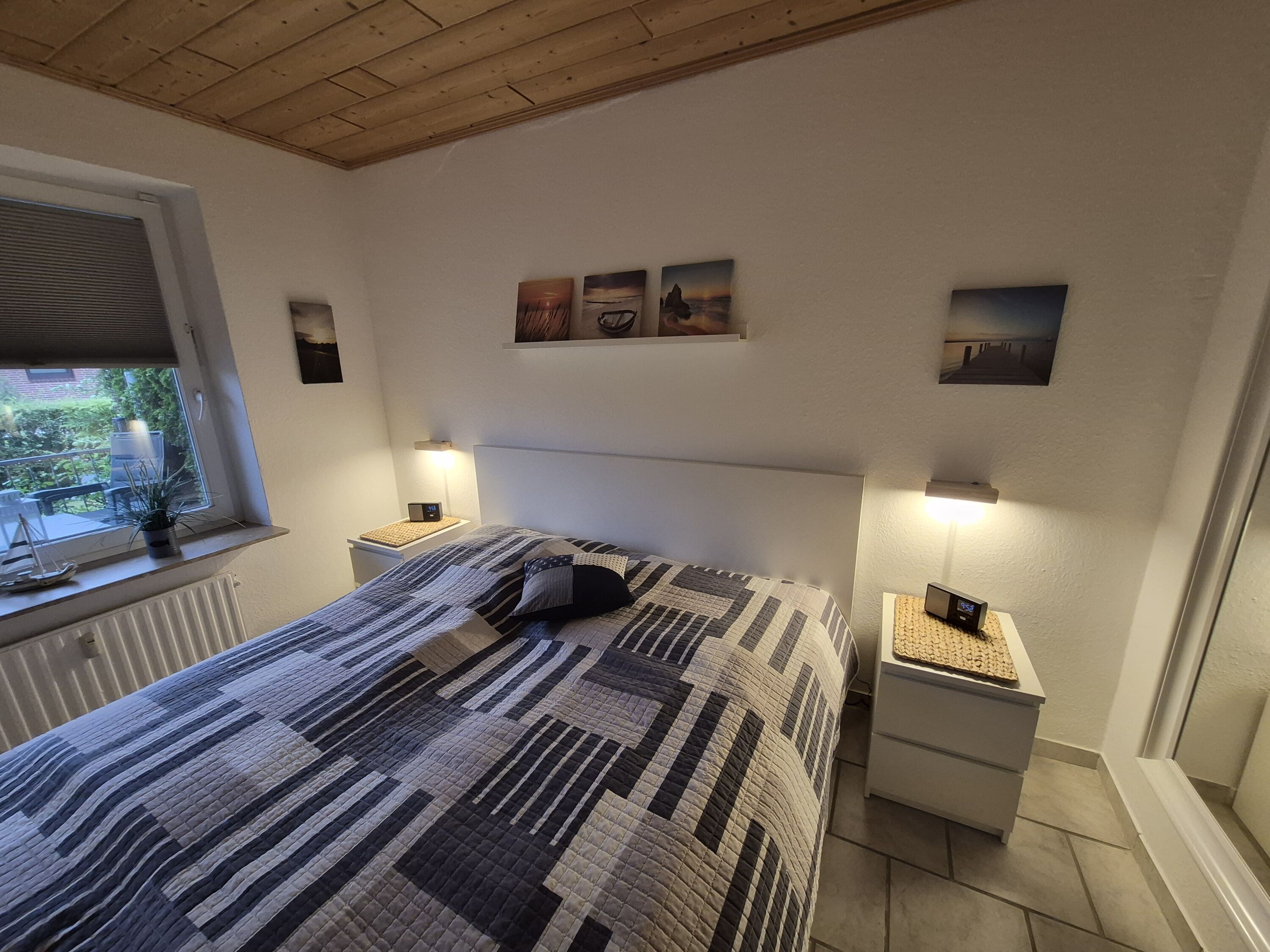 Gemütliches Bett 180 x 200 cm
