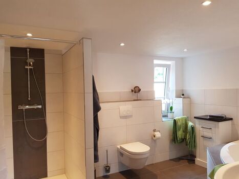 Badezimmer 1
