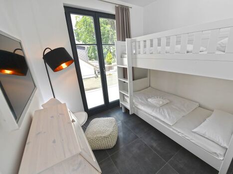 2. (Kinder-)Schlafzimmer im 1. Obergeschoss
