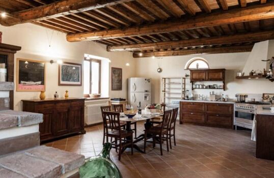 Großzügige Wohnküche