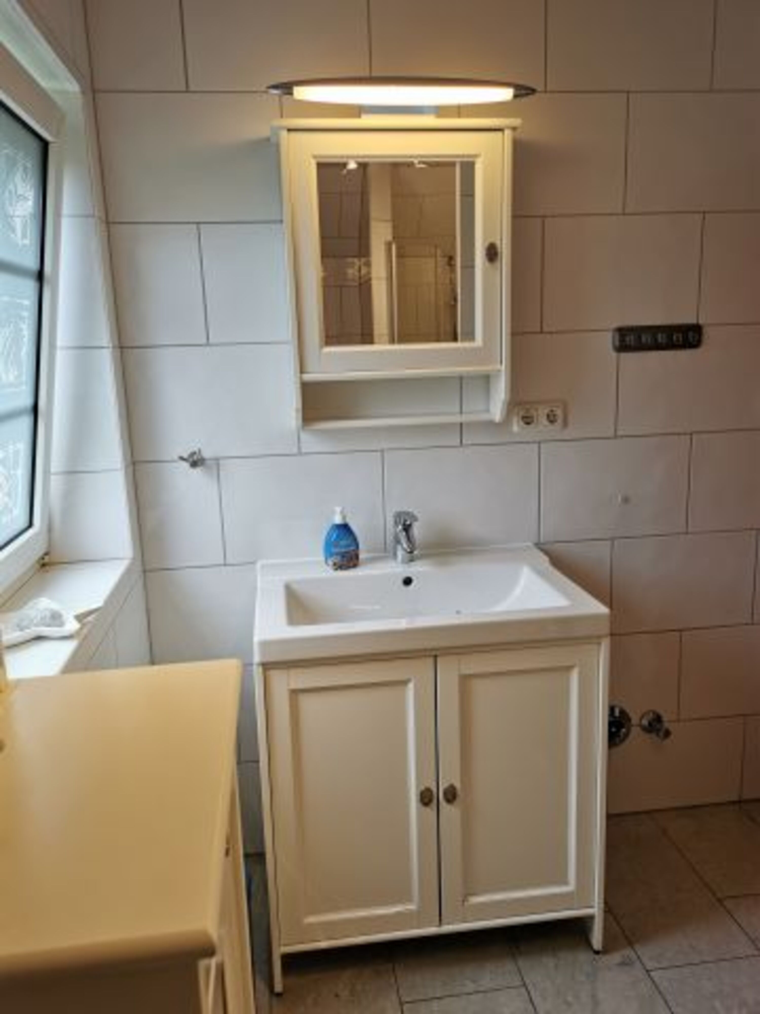 Badezimmer: Blick auf den Waschtisch
