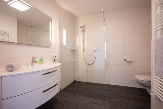 voll ausgestattetes Duschbad