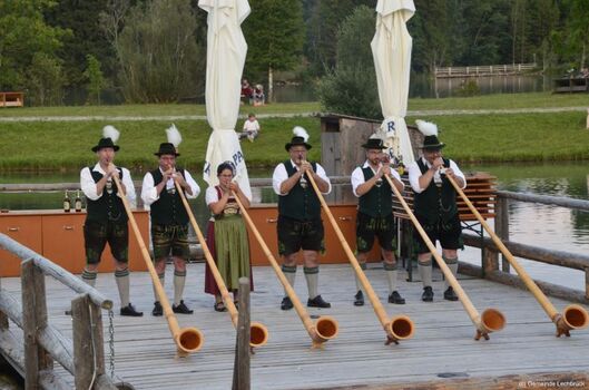 Alphornbläser in Lechbruck am See im schönen Allgäu