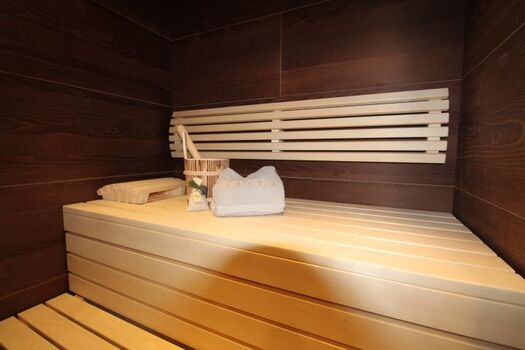 ...Wellness ganz privat in der eigenen Sauna