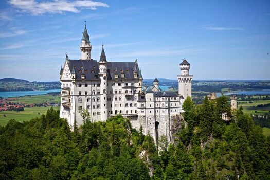 viele Sehenswürdigkeiten wie Schloss Neuschwanstein in der Nähe