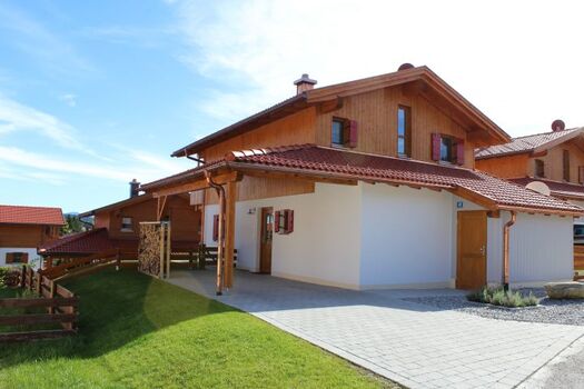 ... Carport für 2 PKW mit überdachtem Hauseingang